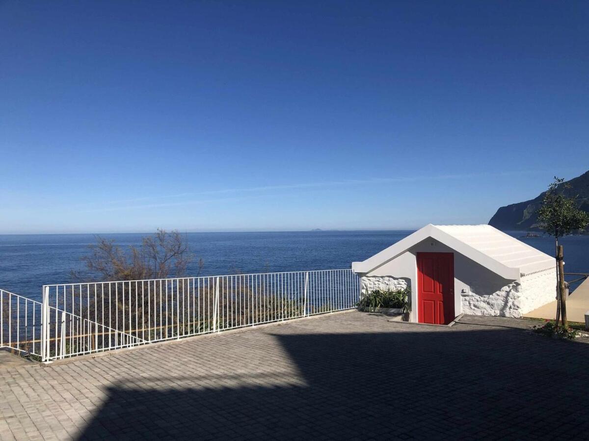 Casa Del Mar- Wonderfull Sea Views & Swimming Pool Villa Ponta Delgada  Eksteriør billede